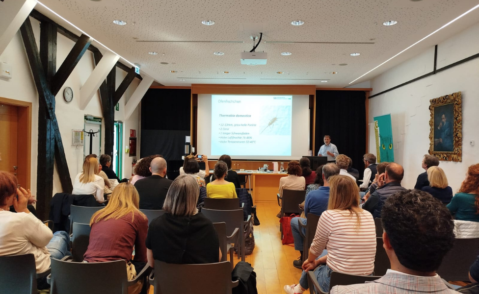 fortbildung-buecher-und-museumsschaedlinge-mit-stephan-biebl-im-naturmuseum