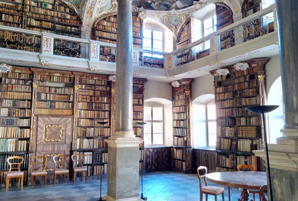 dioezesanbibliothek-brixen-foto-servicestelle-betreuung-historischer-bibliotheken
